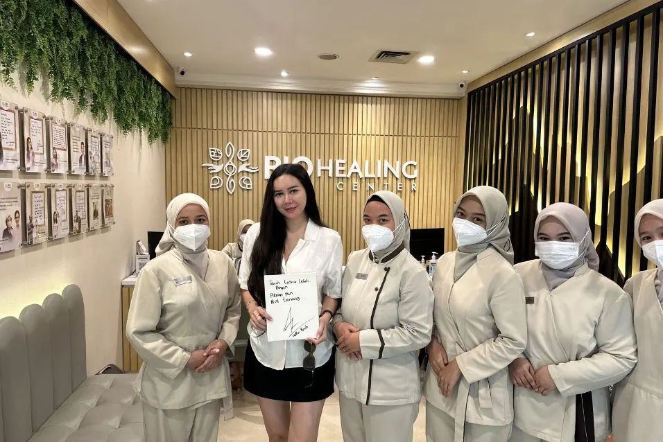 Aura Kasih dan Tim Terapi Bio Healing Center